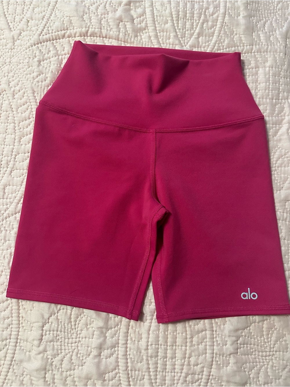 ALO Yoga High-Waist Bike Shorts in Fuchsia